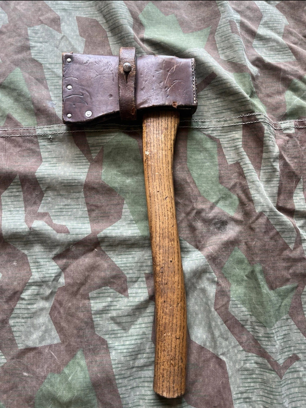 WW2 Swiss army hatchet axe tool gear with cover uniform soldier