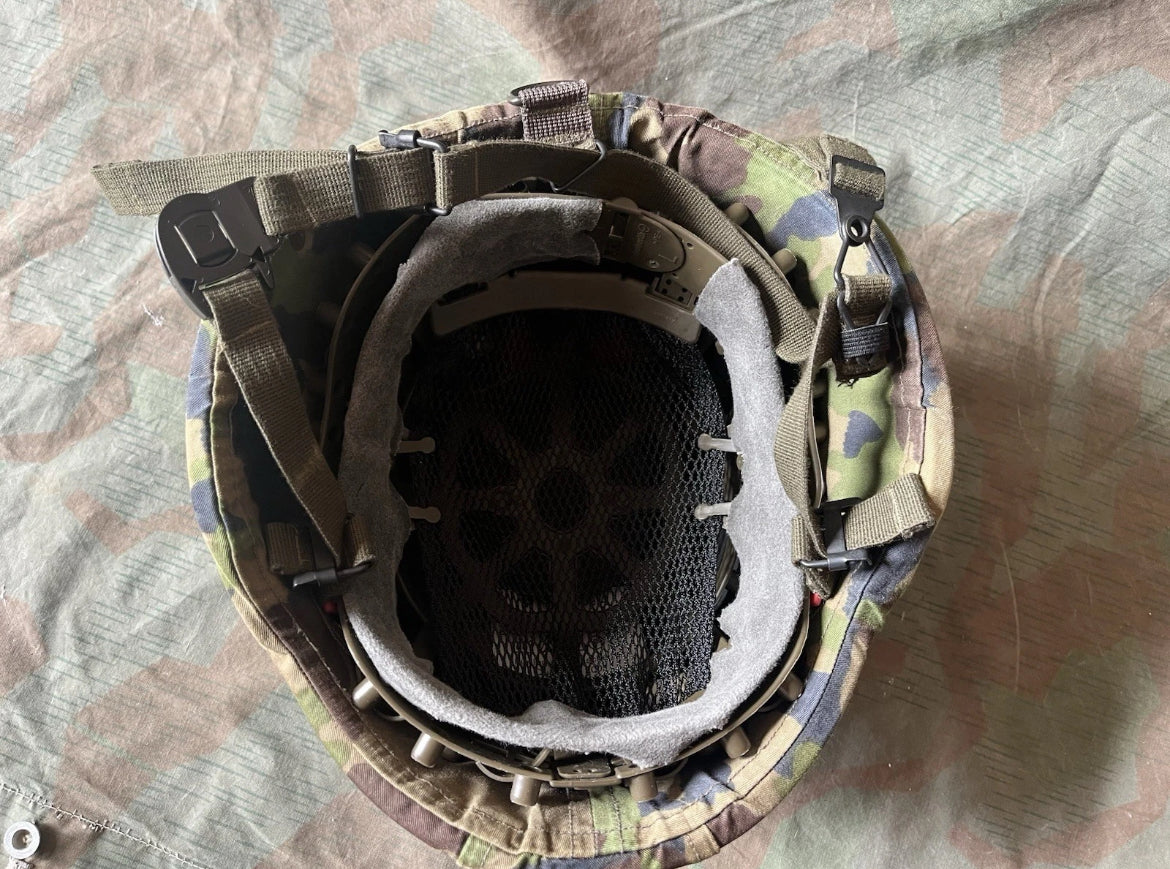 Modern Swiss army uniform field combat Kevlar helmet schuberth taz 90 soldier