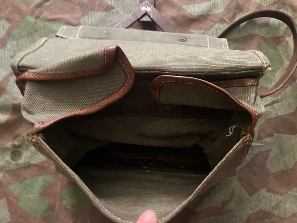 WW2 Swiss army LMG 25 ammo bag machine gun satchel backpack leather uniform soldier