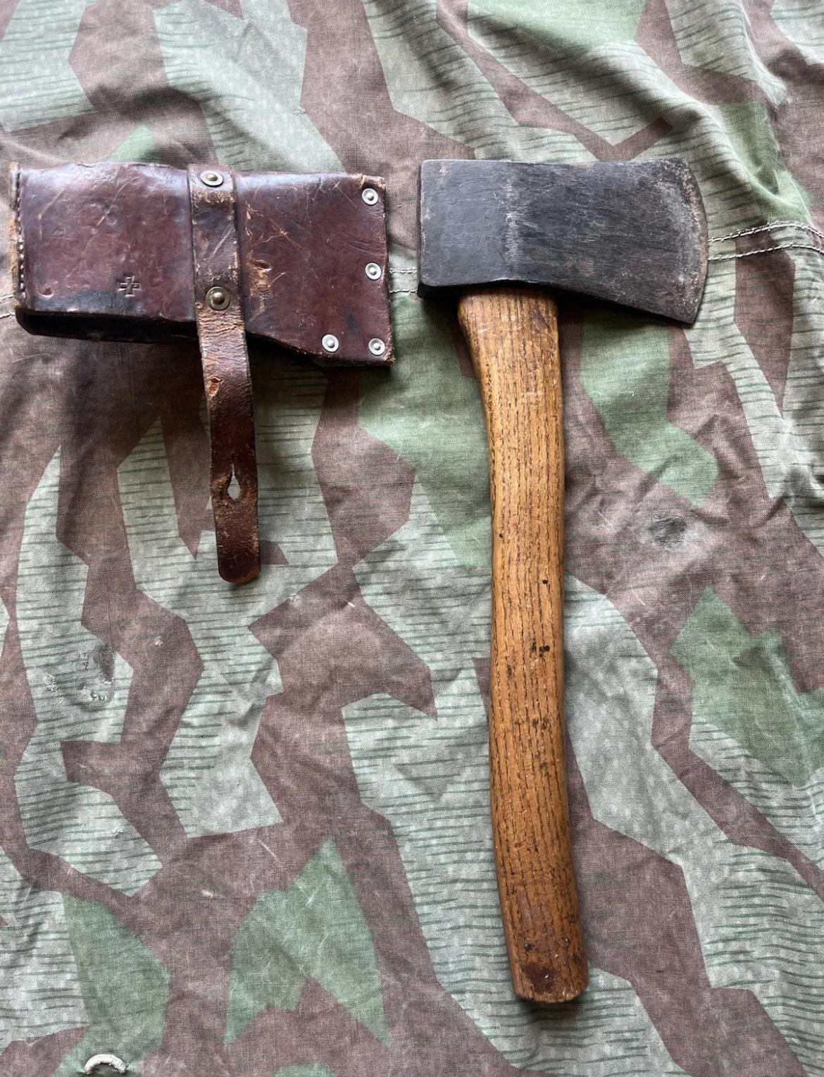 WW2 Swiss army hatchet axe tool gear with cover uniform soldier