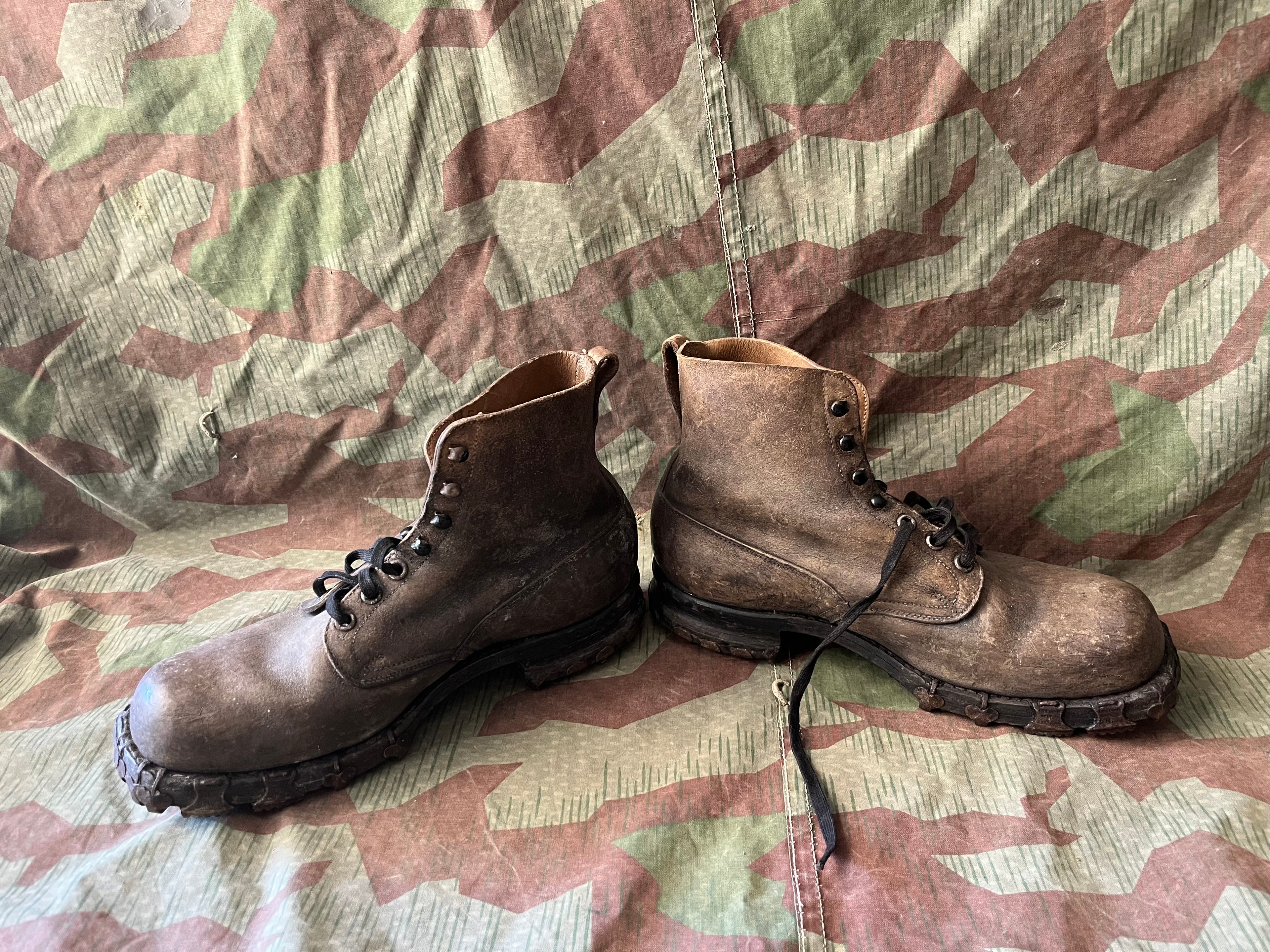 WW2 Swiss army tricouni nail shoes boots with nails mountain size eu 44/45 uniform soldier