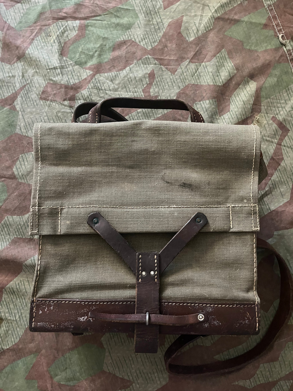 WW2 Swiss army LMG 25 ammo bag machine gun satchel backpack leather uniform soldier