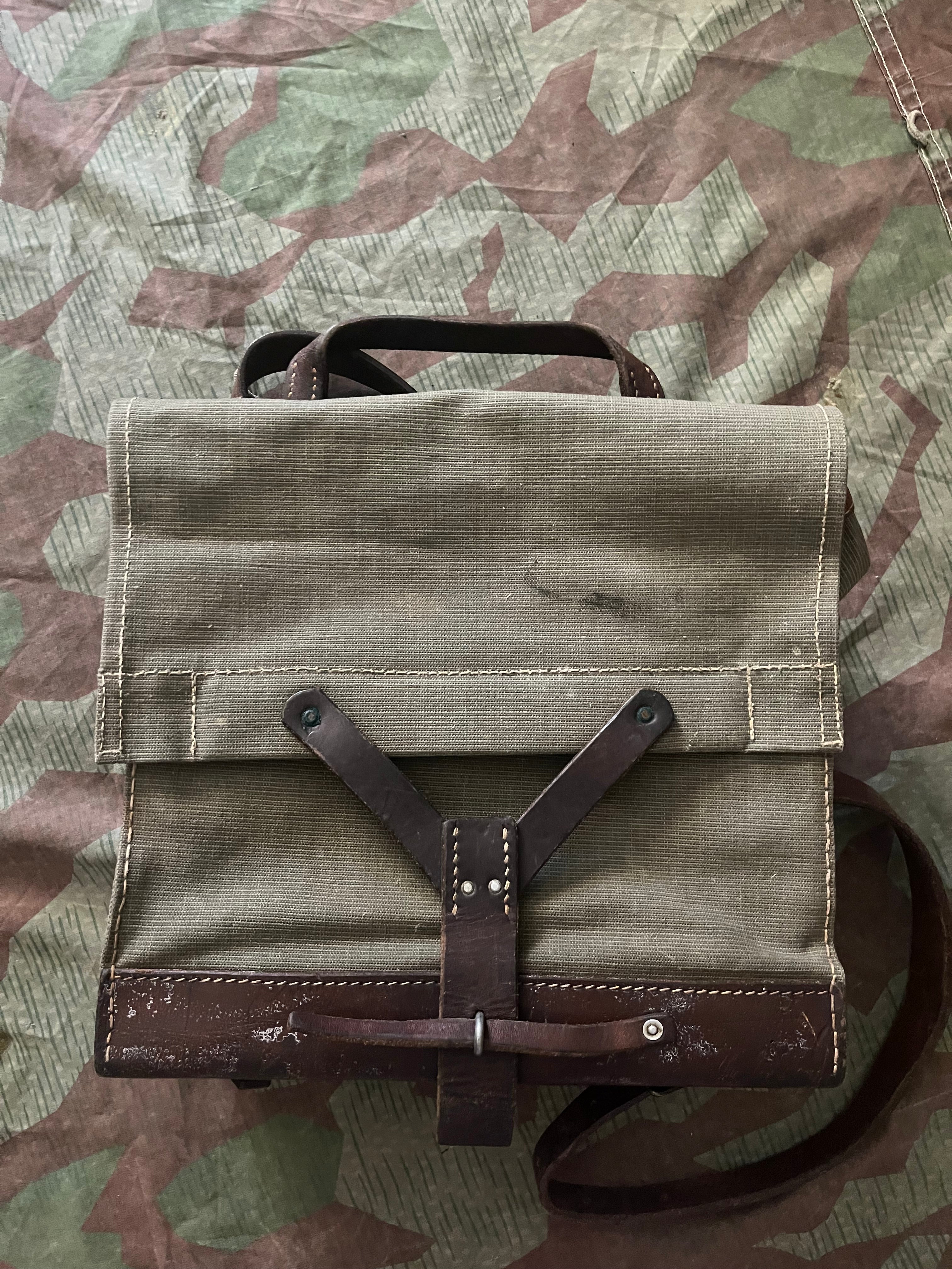 WW2 Swiss army LMG 25 ammo bag machine gun satchel backpack leather uniform soldier