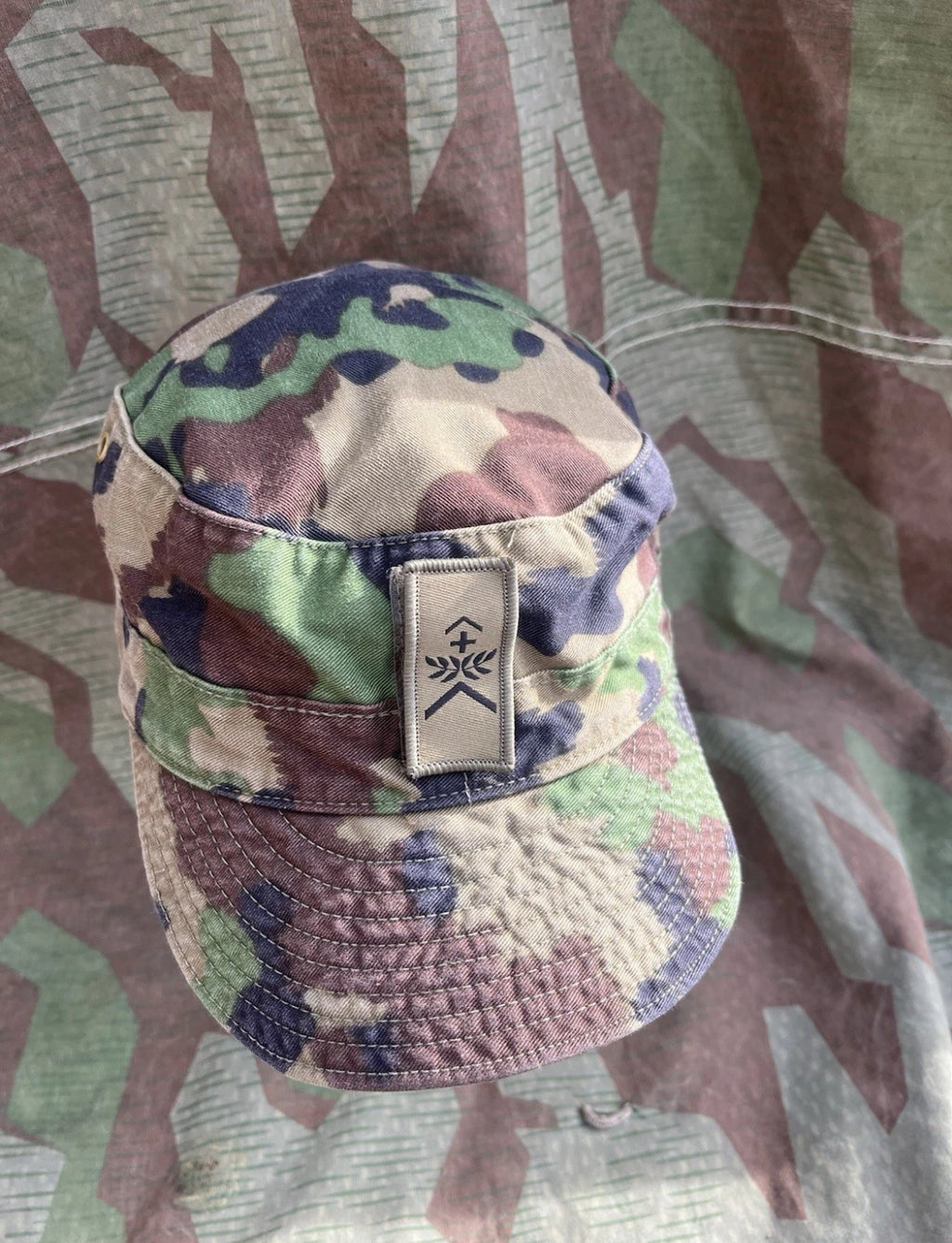 Modern Swiss army field cap visor hat sergeant NCO uniform taz 90 camo