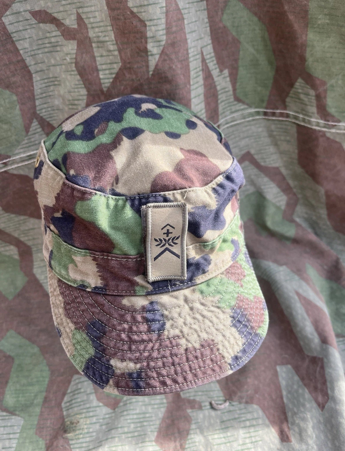 Modern Swiss army field cap visor hat sergeant NCO uniform taz 90 camo