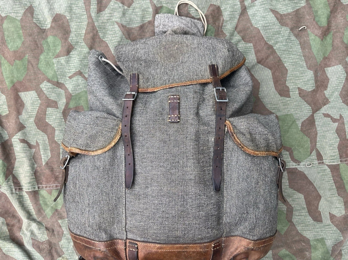 WW2 Swiss army mountain troops infantry backpack haversack salt and pepper uniform soldier model 44