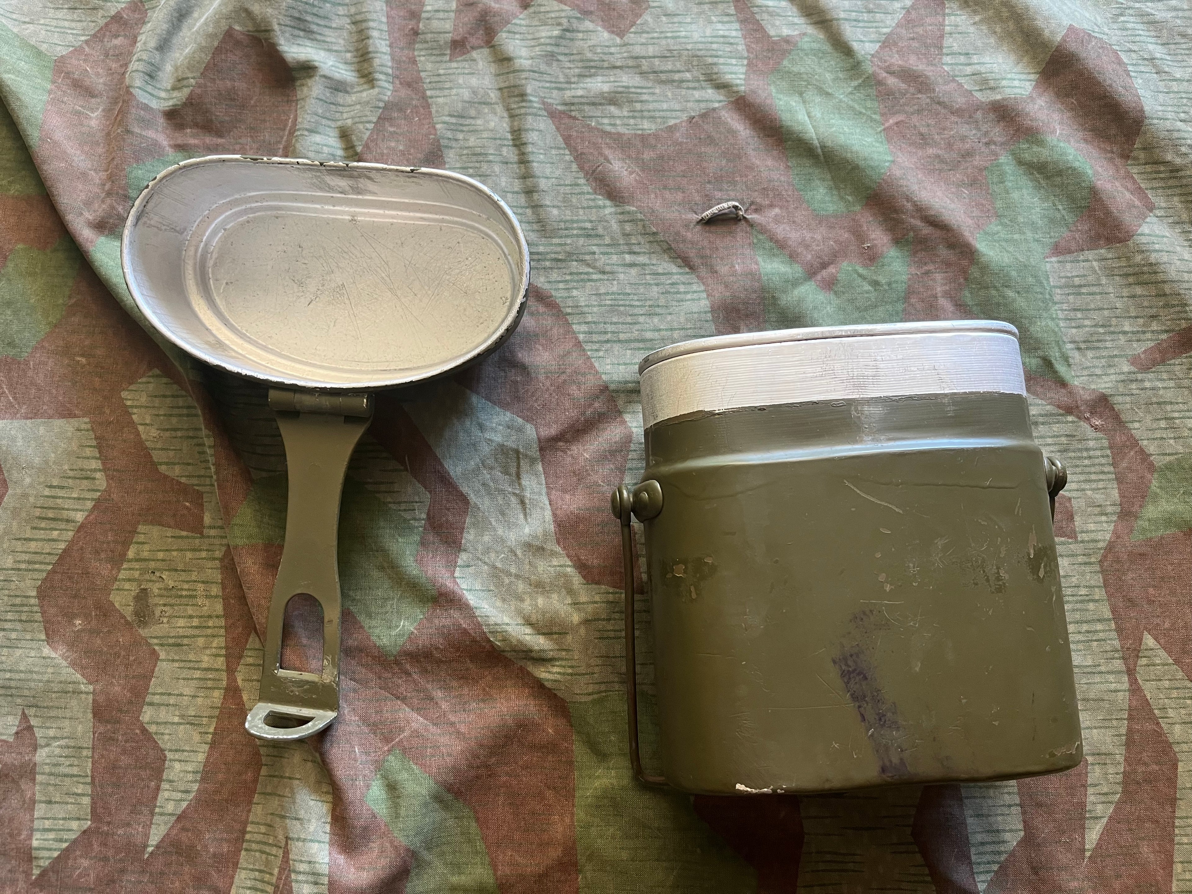 WW2 Swiss army mess tin eating equipment bowl kit field gear uniform soldier