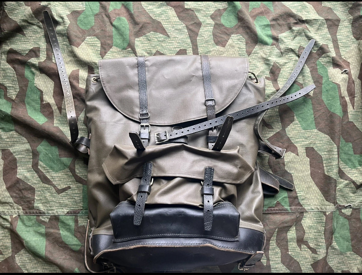 Cold War Swiss army backpack haversack mountain infantry uniform soldier late model