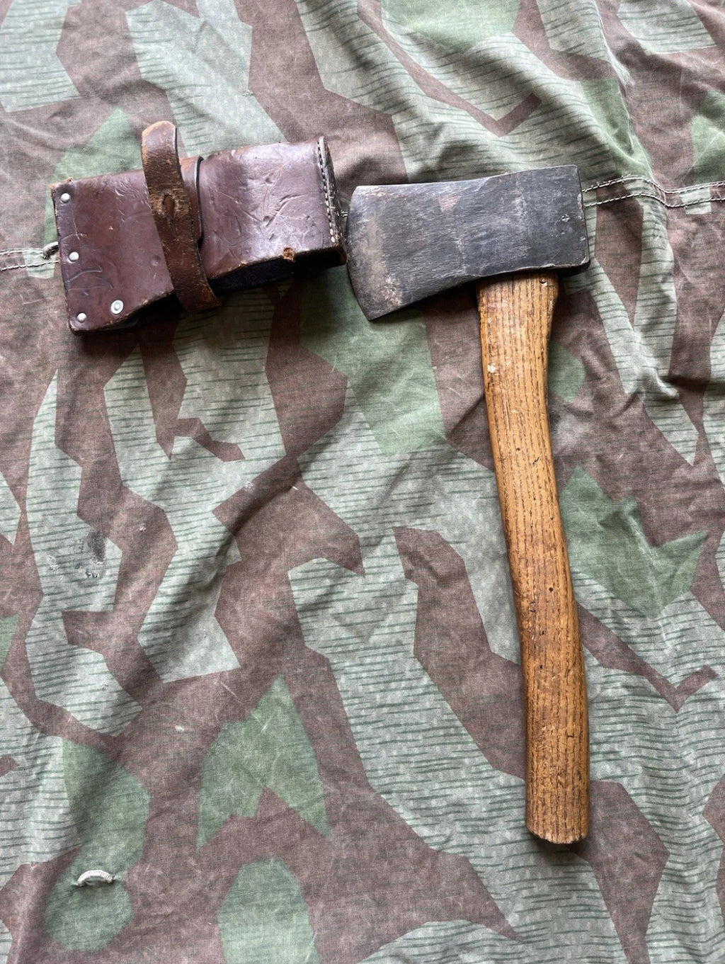 WW2 Swiss army hatchet axe tool gear with cover uniform soldier