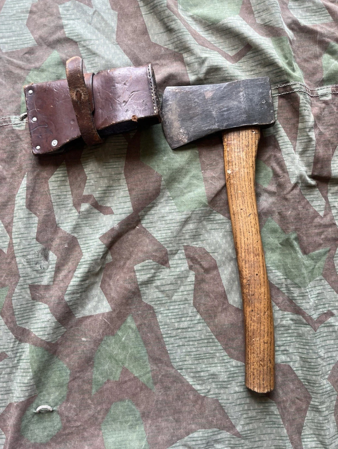 WW2 Swiss army hatchet axe tool gear with cover uniform soldier