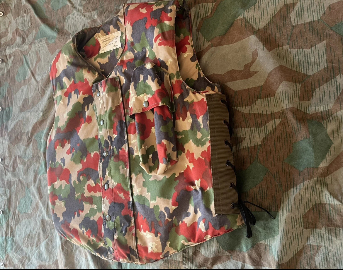 Cold War/ modern Swiss army flak jacket vest armor protection camo taz 57 uniform soldier