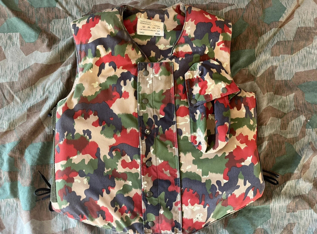 Cold War/ modern Swiss army flak jacket vest armor protection camo taz 57 uniform soldier