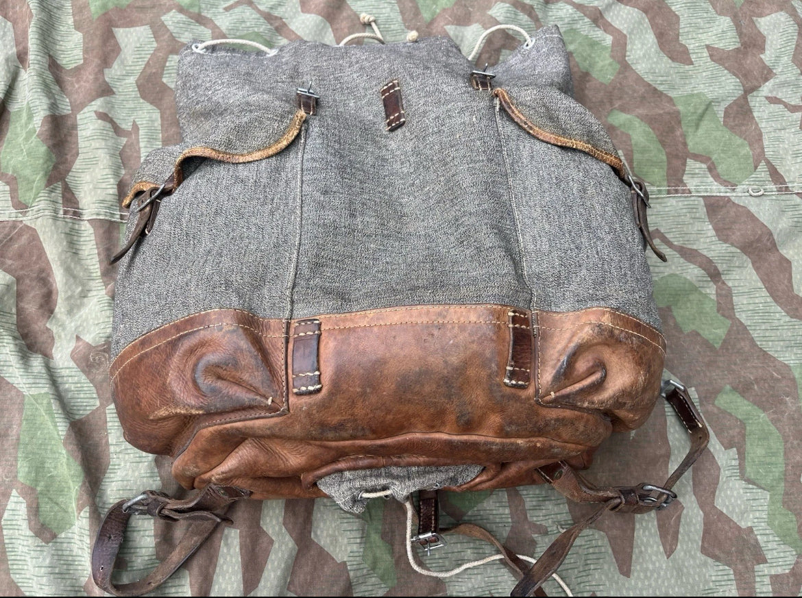 WW2 Swiss army mountain troops infantry backpack haversack salt and pepper uniform soldier model 44
