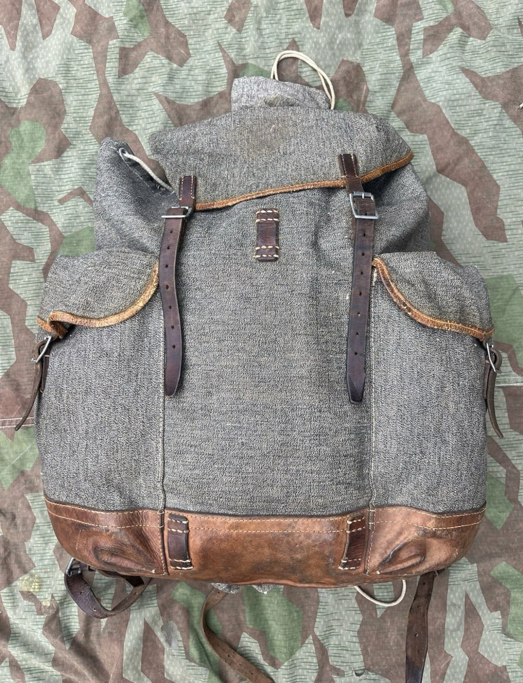 WW2 Swiss army mountain troops infantry backpack haversack salt and pepper uniform soldier model 44