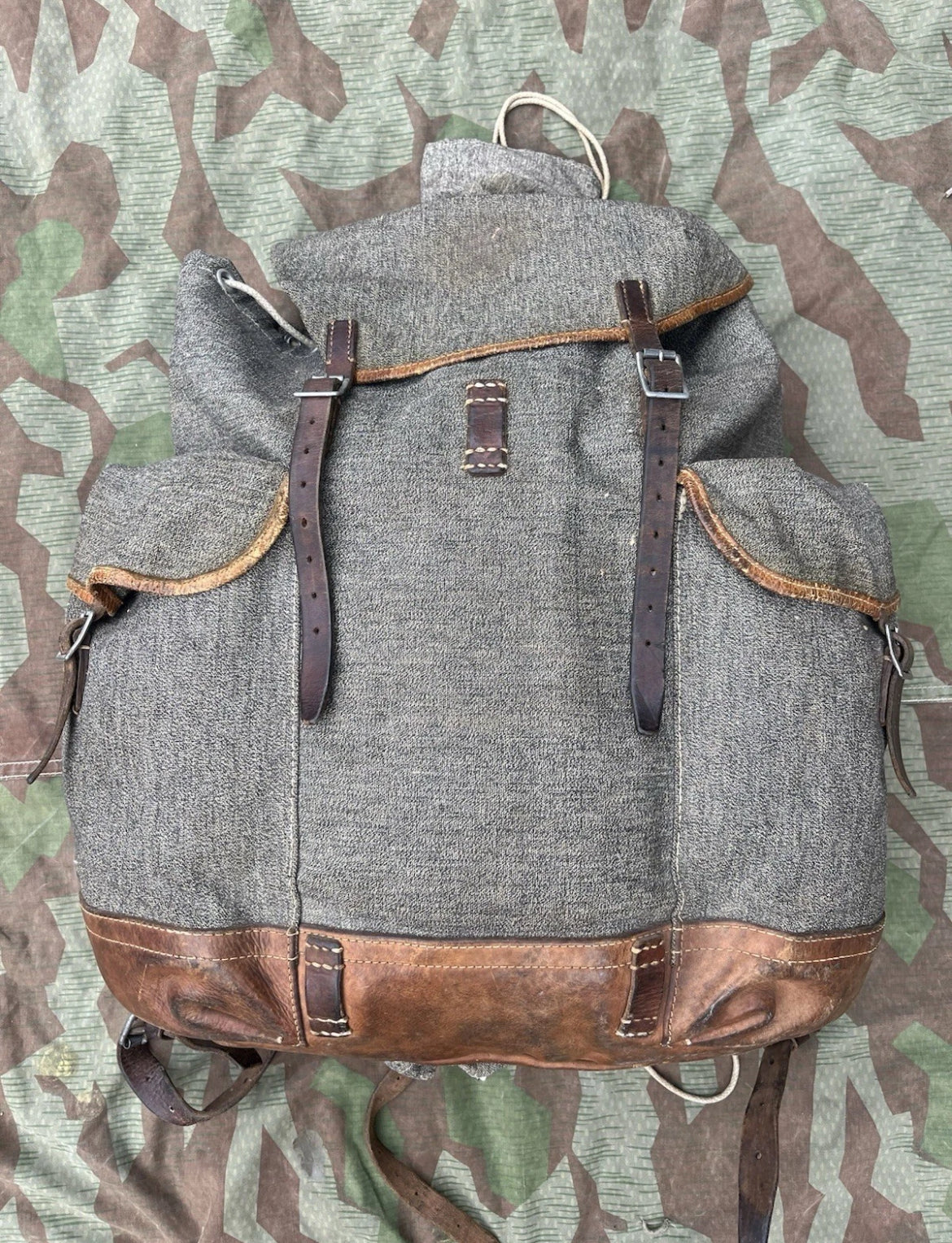WW2 Swiss army mountain troops infantry backpack haversack salt and pepper uniform soldier model 44