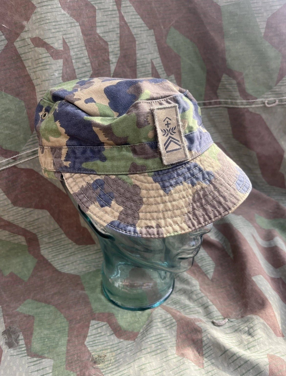 Modern Swiss army field cap visor hat sergeant major NCO uniform taz 90 camo