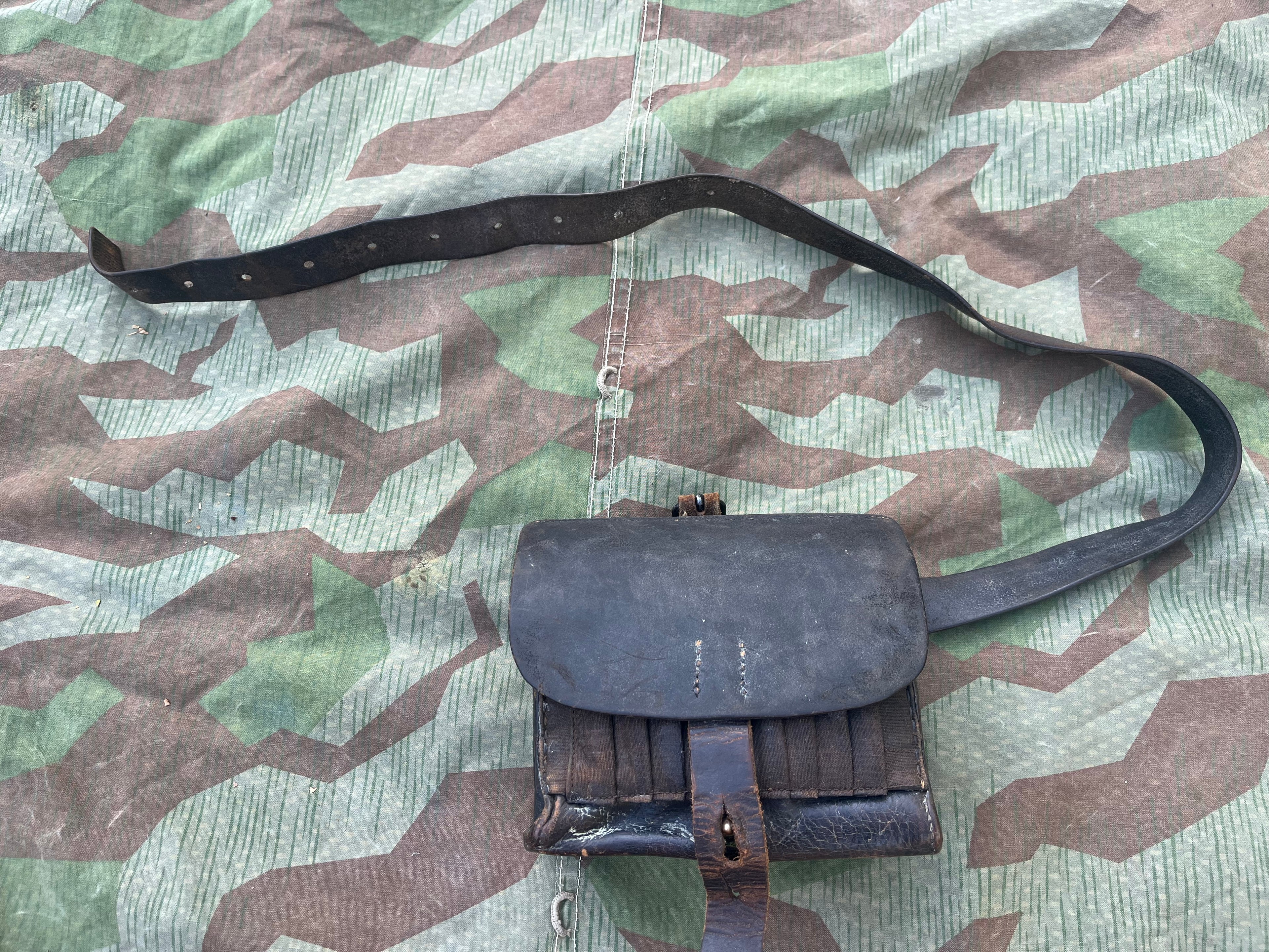 19th century Swiss army vetterli rifle ammo pouch bag leather belt uniform soldier