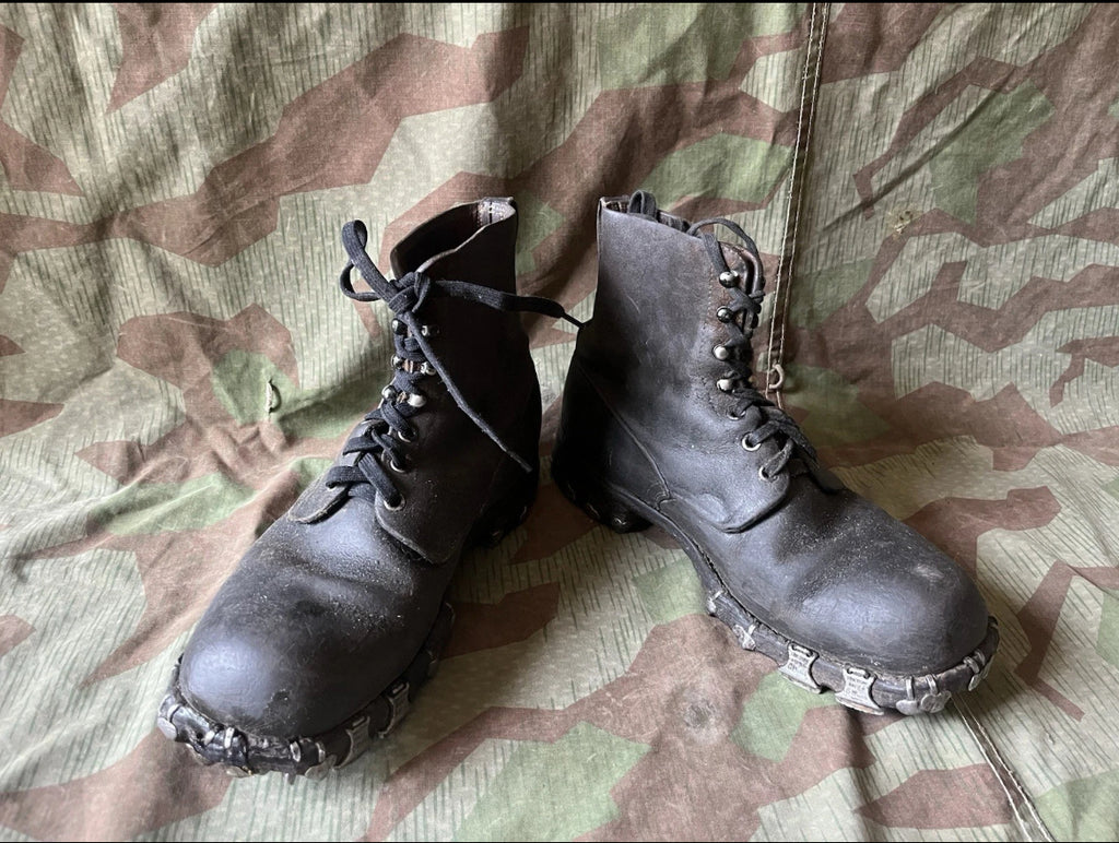 WW2 Swiss army tricouni nail shoes boots with nails mountain size eu 44/45 damaged