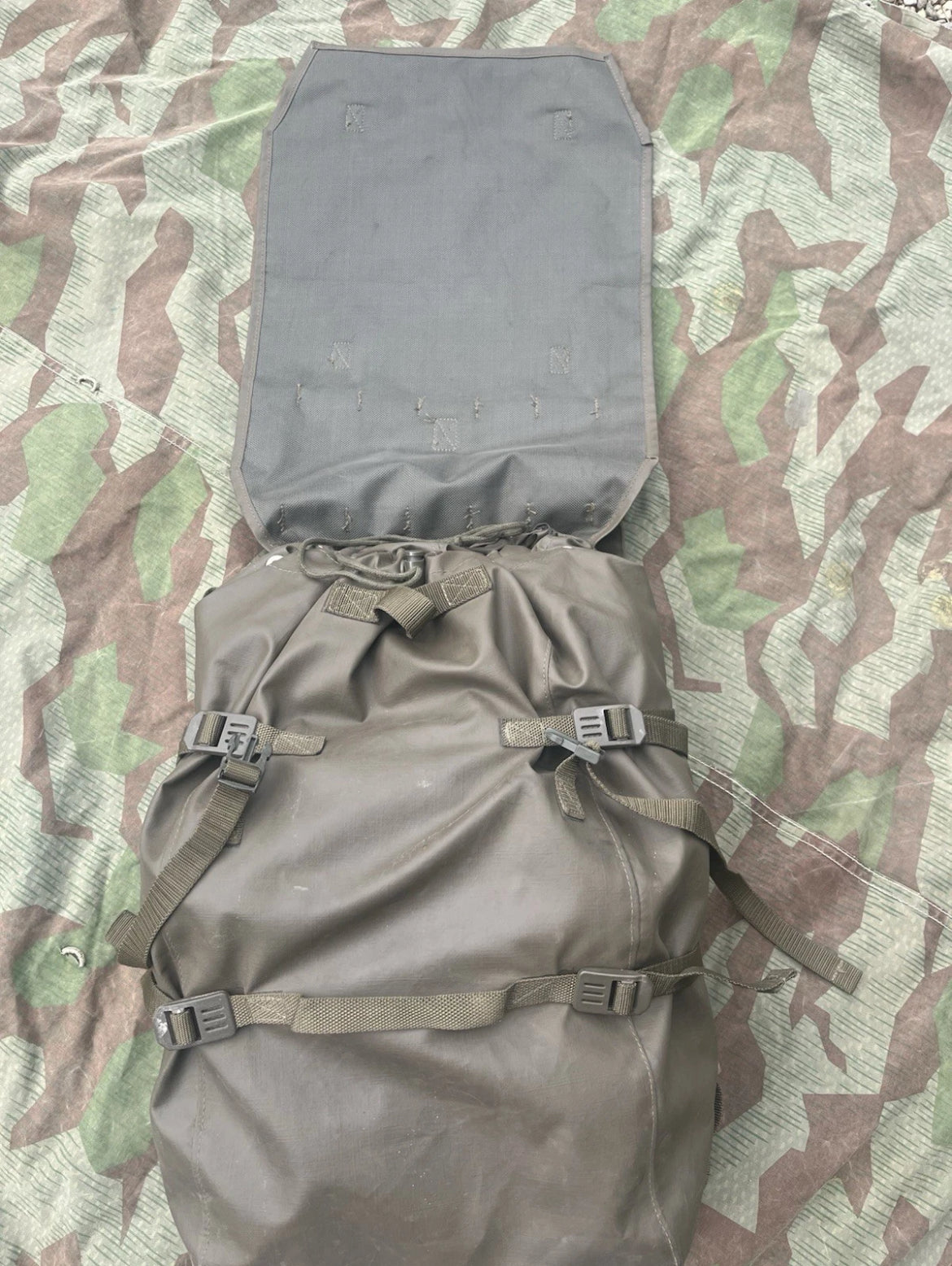 Modern Swiss army Karusa combat backpack field haversack taz 90 uniform soldier