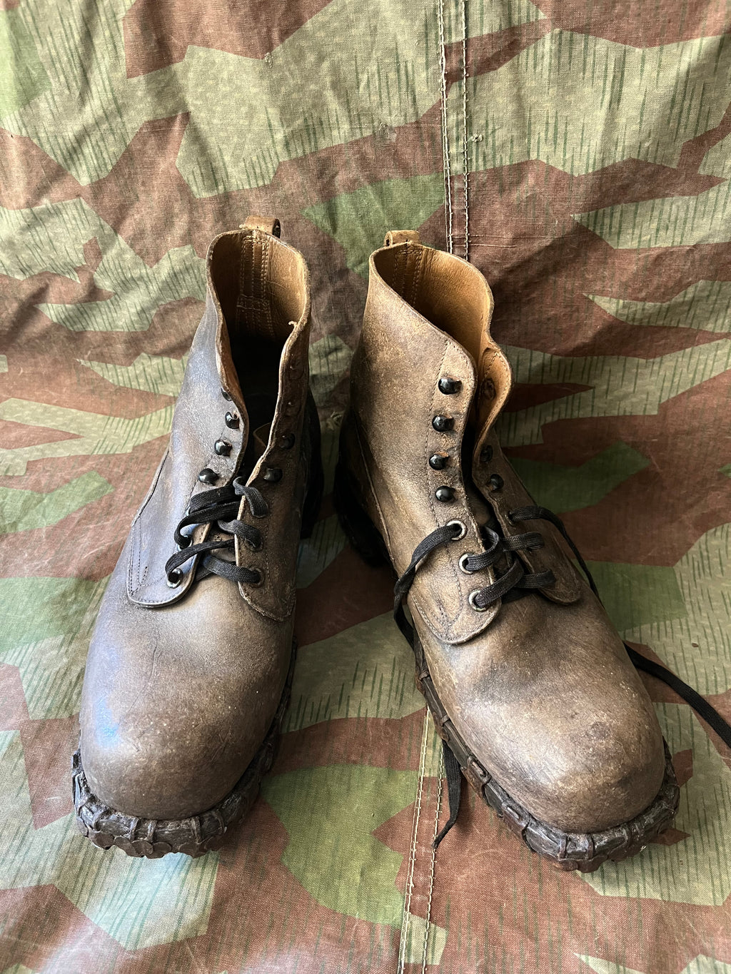 WW2 Swiss army tricouni nail shoes boots with nails mountain size eu 44/45 uniform soldier