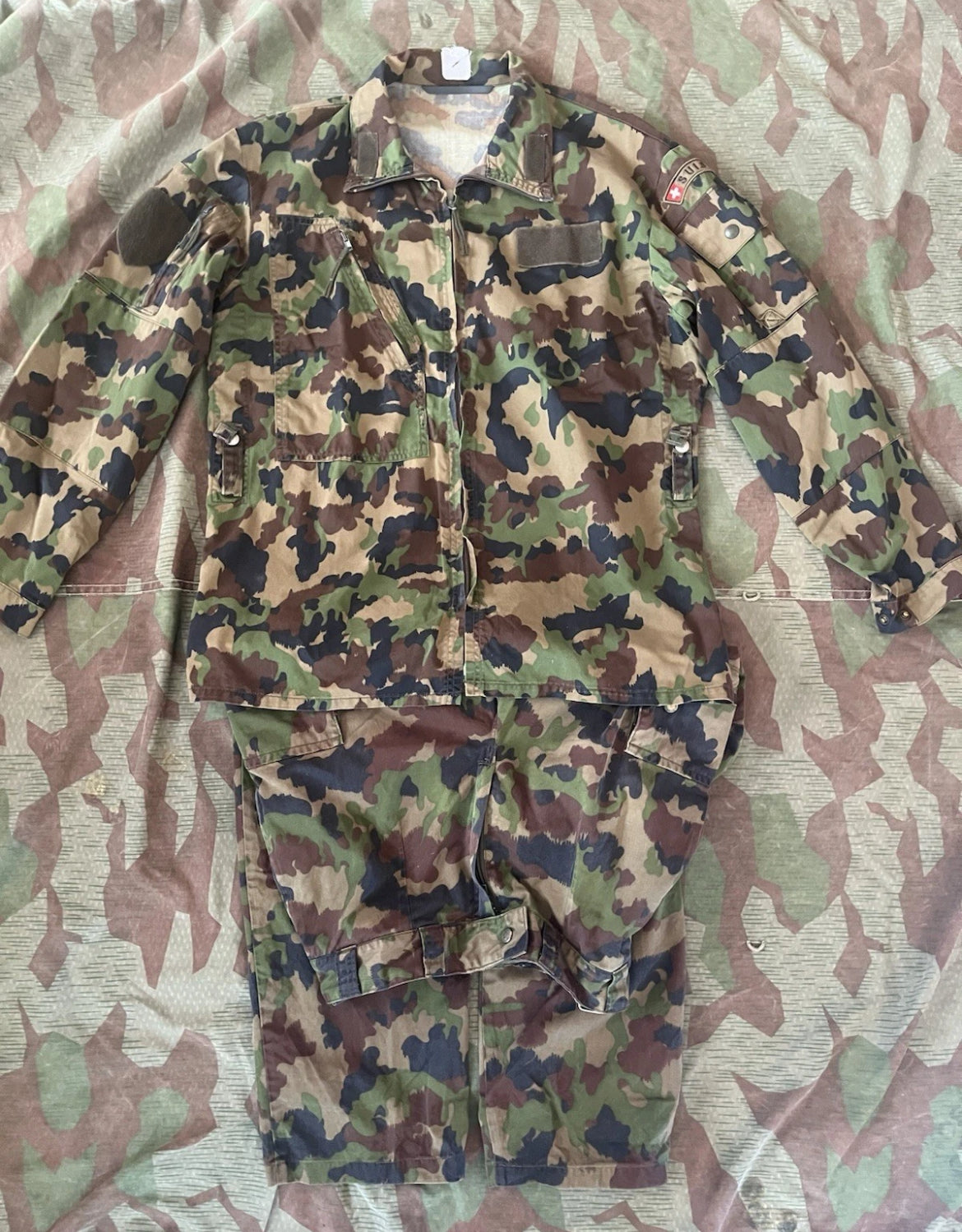 Modern Swiss army field combat uniform pants jacket taz 90 camo soldier