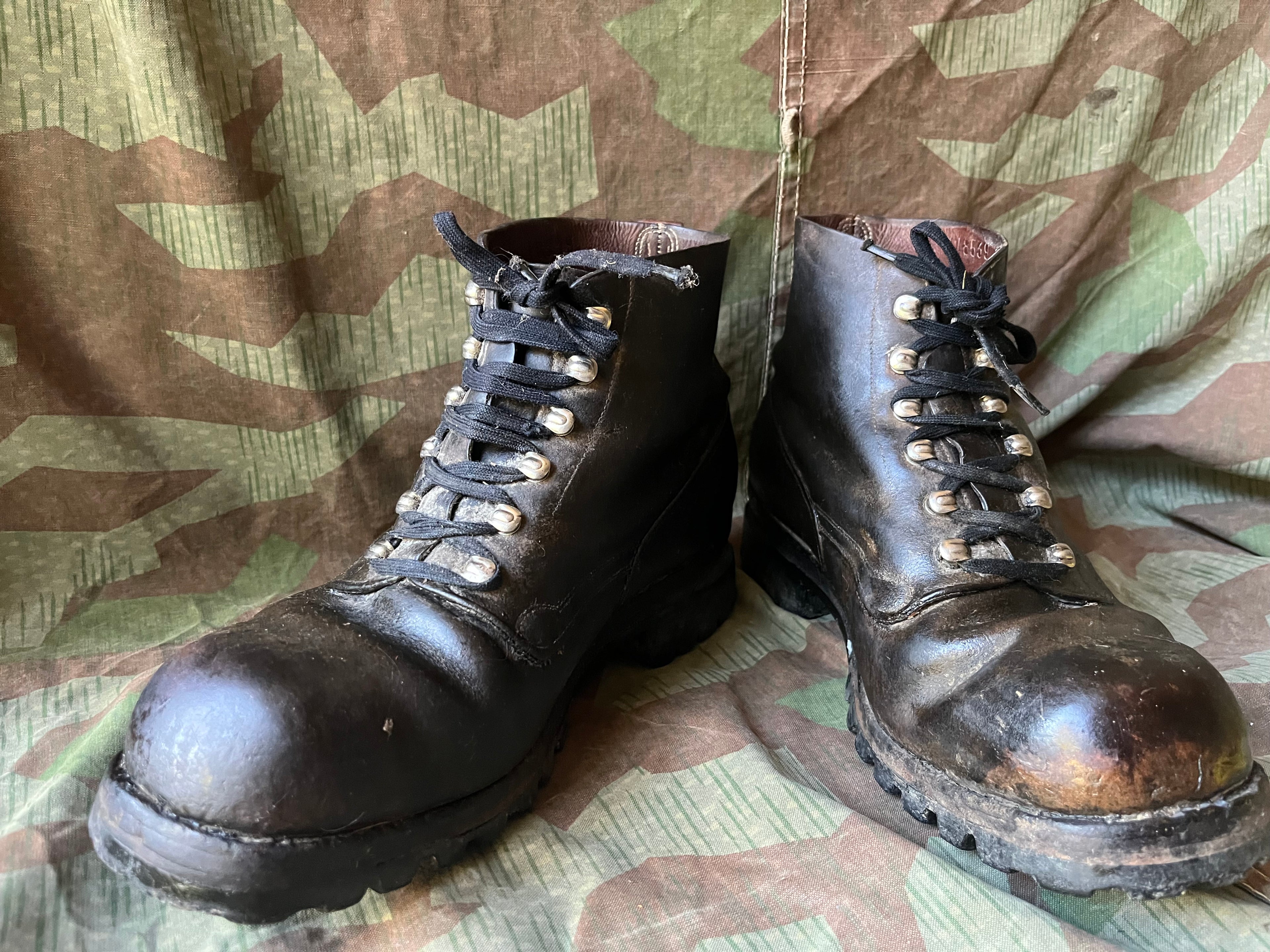 Cold War Swiss army shoes boots leather uniform soldier eu 44/45