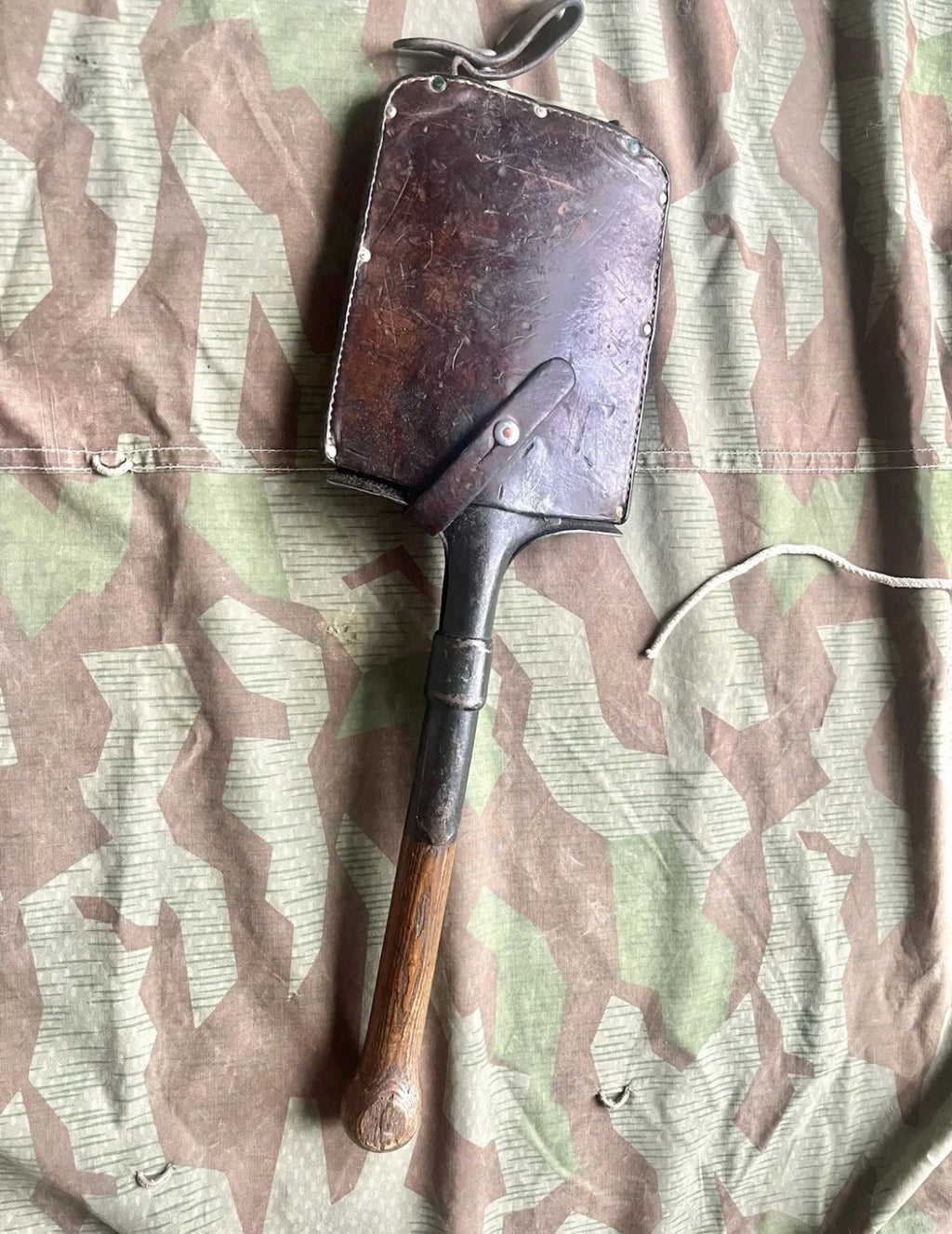 WW1/interwar/WW2 Swiss army shovel spade tool with cover gear uniform soldier