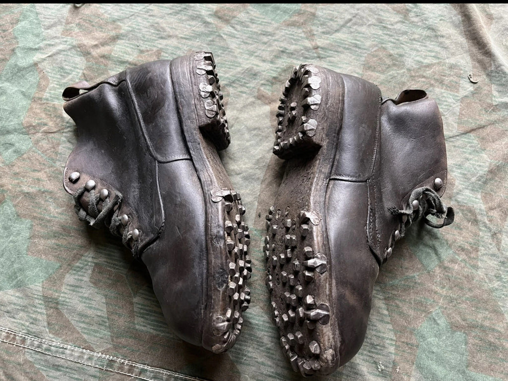 Cold War Swiss army shoes nails tricouni boots leather uniform soldier