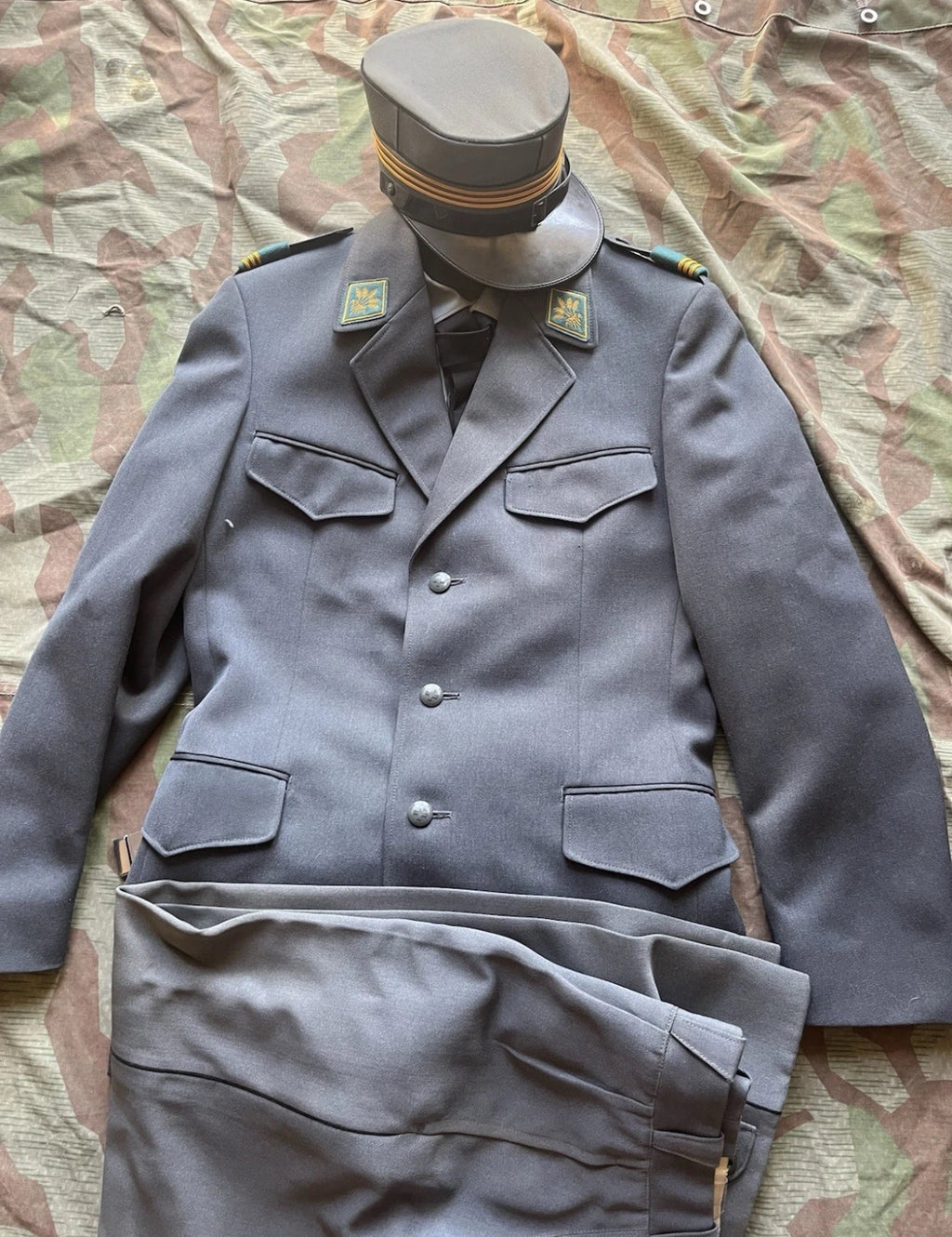 Cold War/modern Swiss army service uniform complete captain officer supplies troops