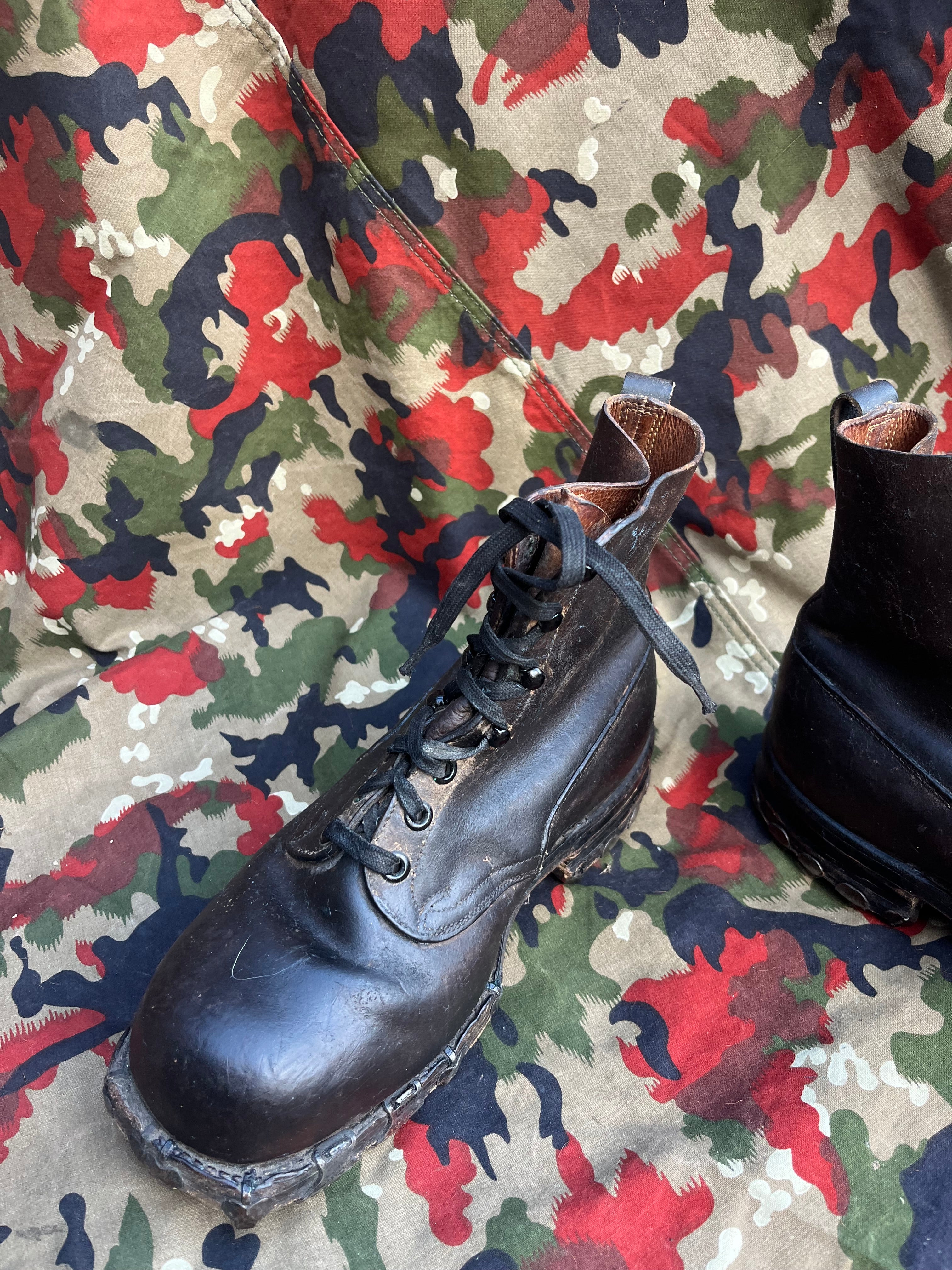 WW2 Swiss army tricouni nail shoes boots with nails mountain size eu 42/43