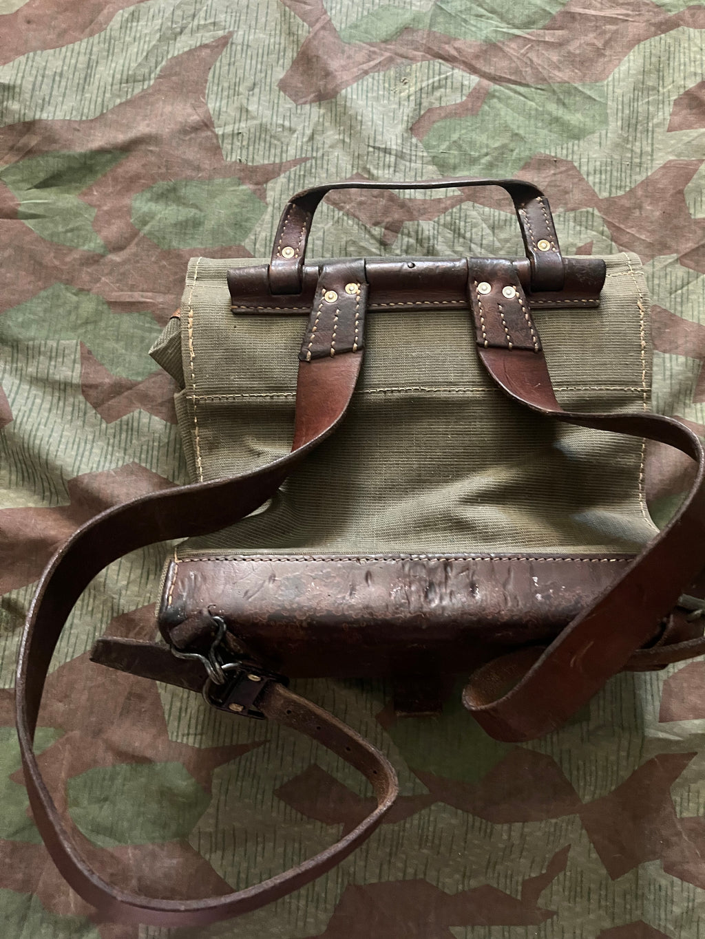 WW2 Swiss army LMG 25 ammo bag machine gun satchel backpack leather uniform soldier