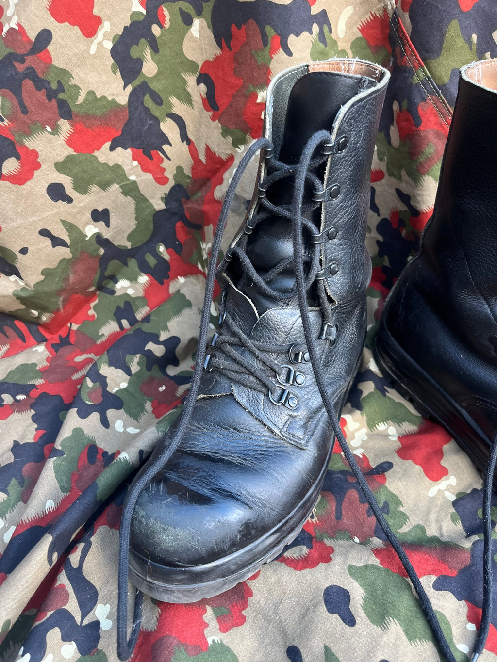 Modern Swiss army shoes KS90 combat boots shoes size 45 eu