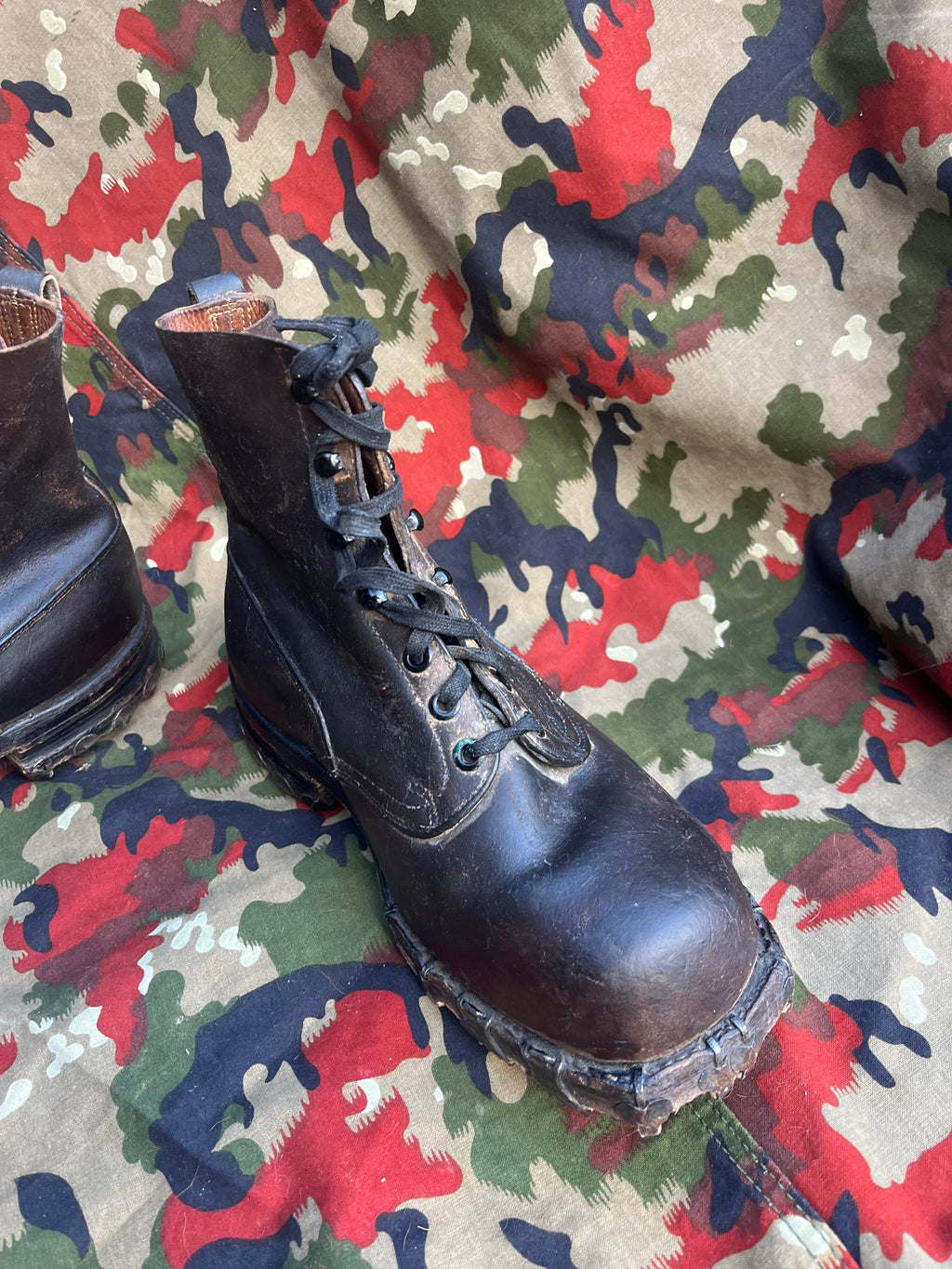 WW2 Swiss army tricouni nail shoes boots with nails mountain size eu 42/43