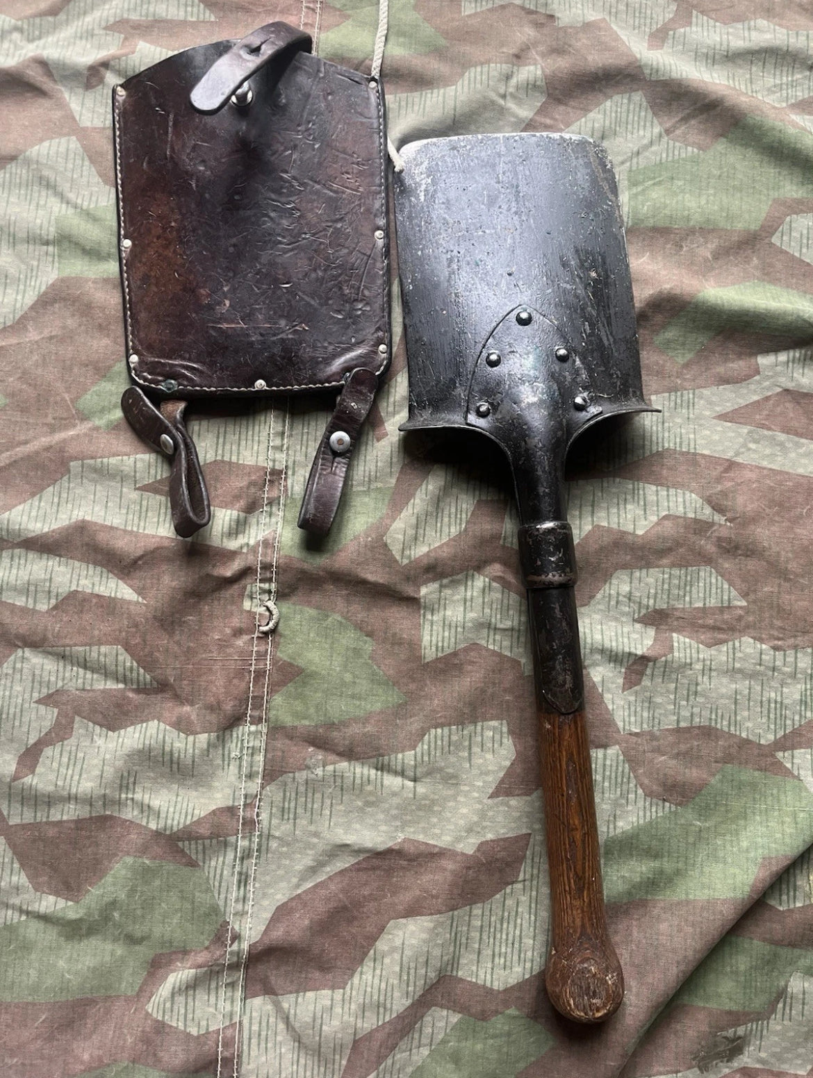 WW1/interwar/WW2 Swiss army shovel spade tool with cover gear uniform soldier