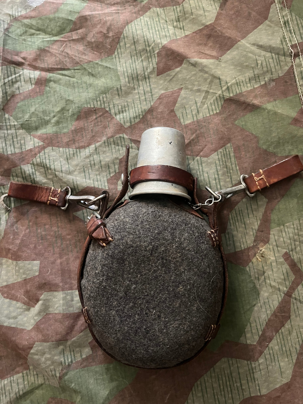 WW2/cold war Swiss army canteen medics medical troops water bottle uniform soldier