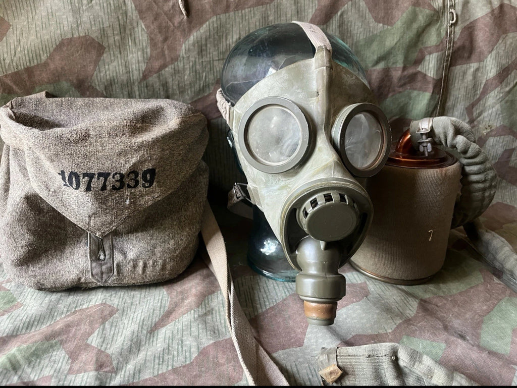 Interwar/ WW2 Swiss army gas mask model 1933 complete with bag uniform soldier