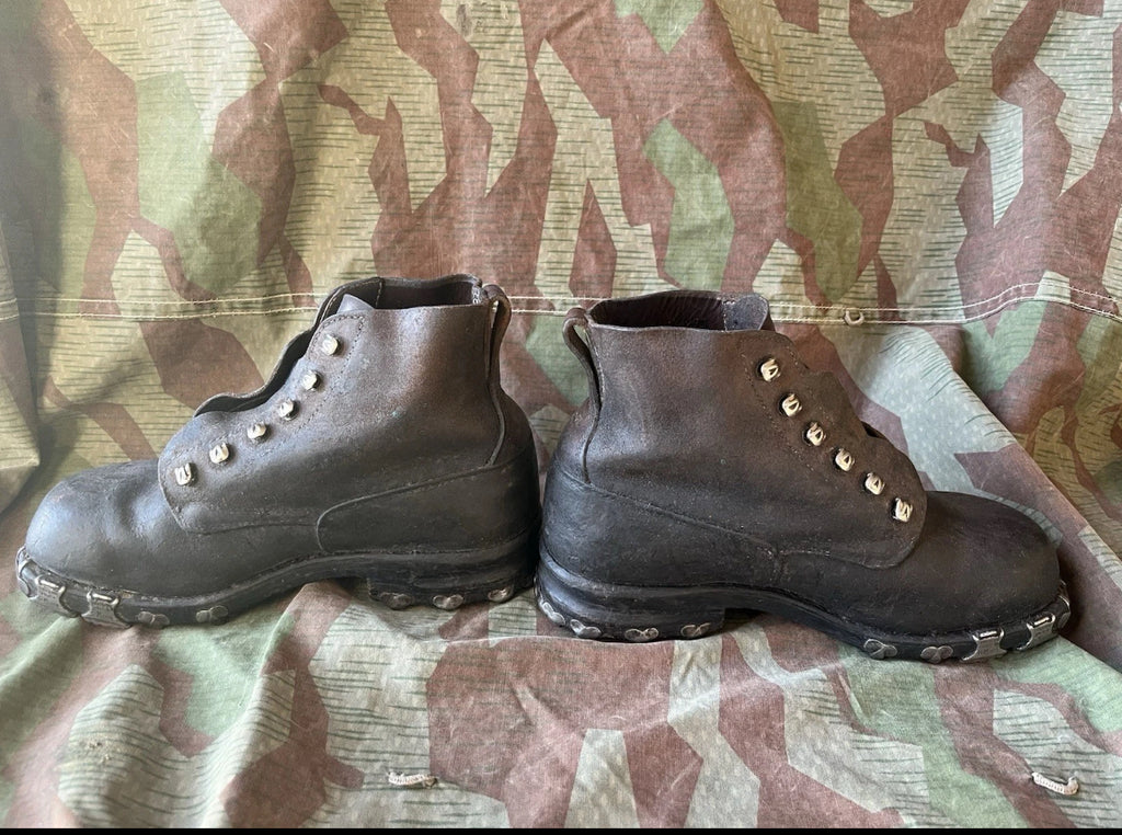 Cold War Swiss army shoes tricouni nails boots uniform soldier
