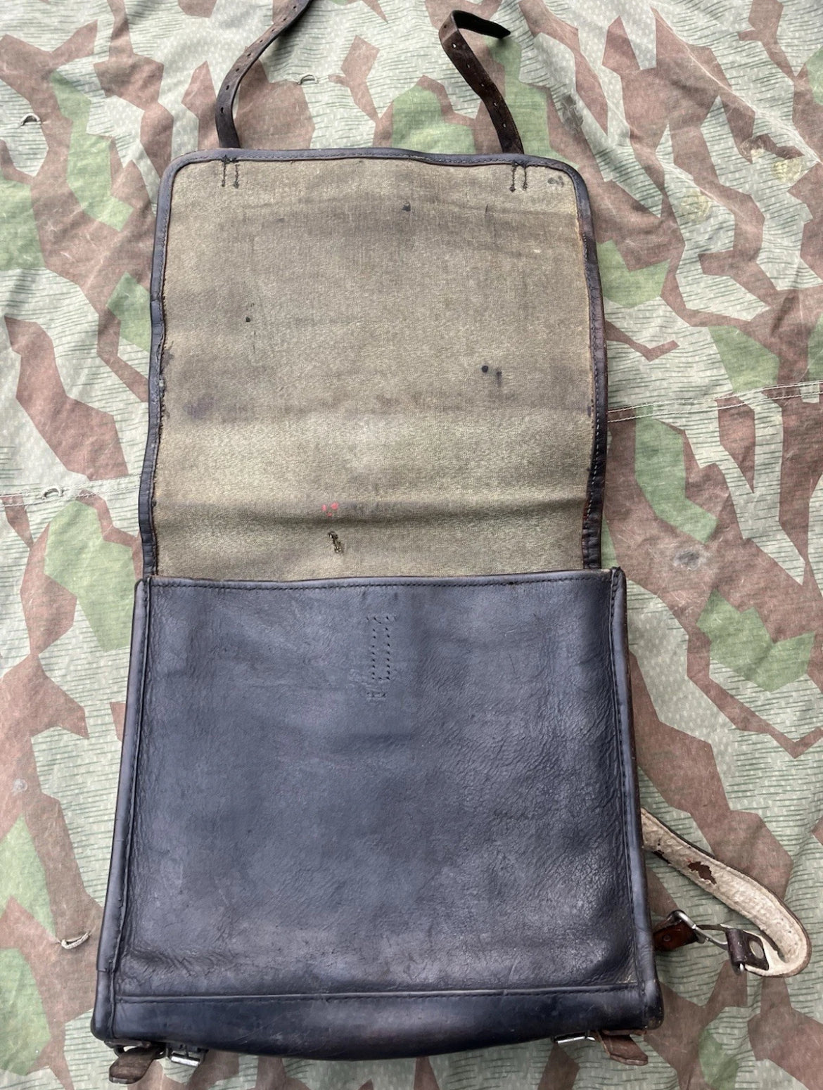 19th century ord.1875 Swiss army backpack leather haversack artillery uniform soldier