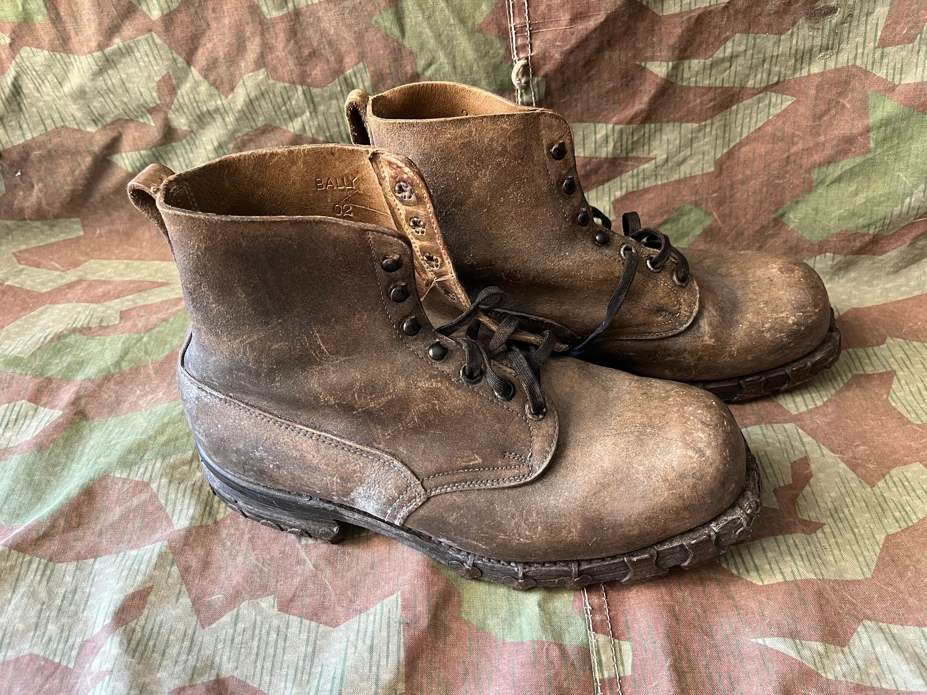 WW2 Swiss army tricouni nail shoes boots with nails mountain size eu 44/45 uniform soldier