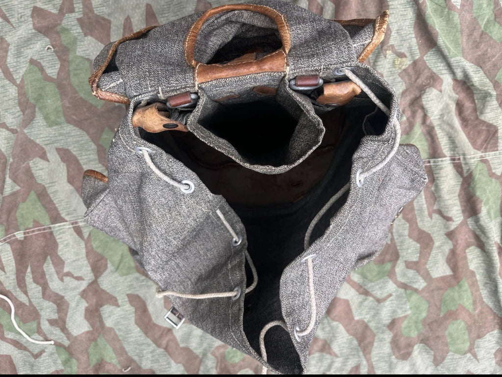WW2 Swiss army mountain troops infantry backpack haversack salt and pepper uniform soldier model 44