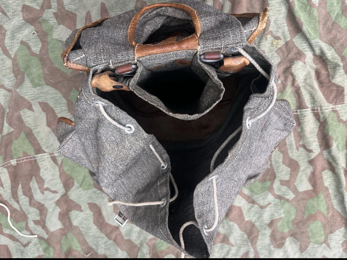 WW2 Swiss army mountain troops infantry backpack haversack salt and pepper uniform soldier model 44