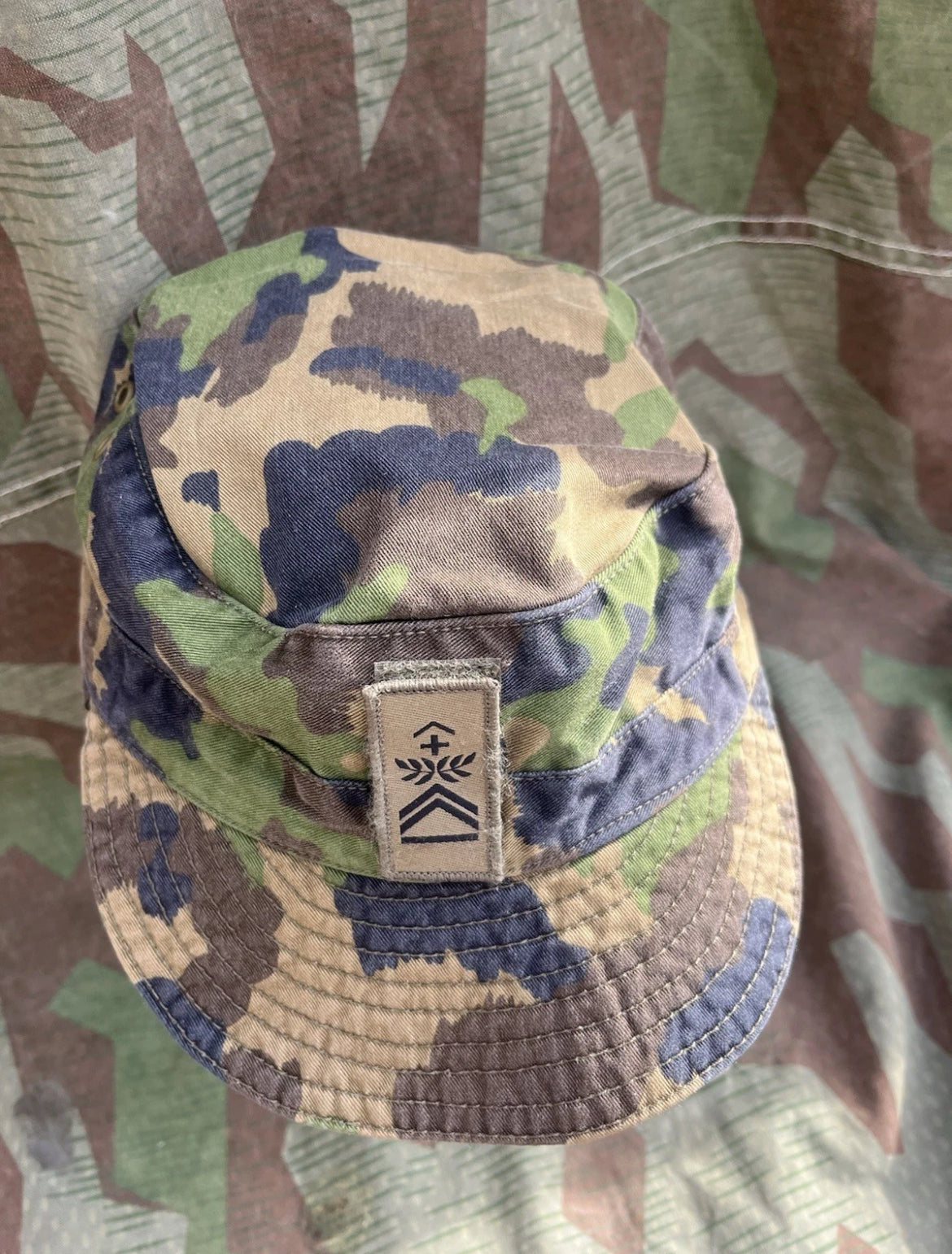 Modern Swiss army field cap visor hat sergeant major NCO uniform taz 90 camo