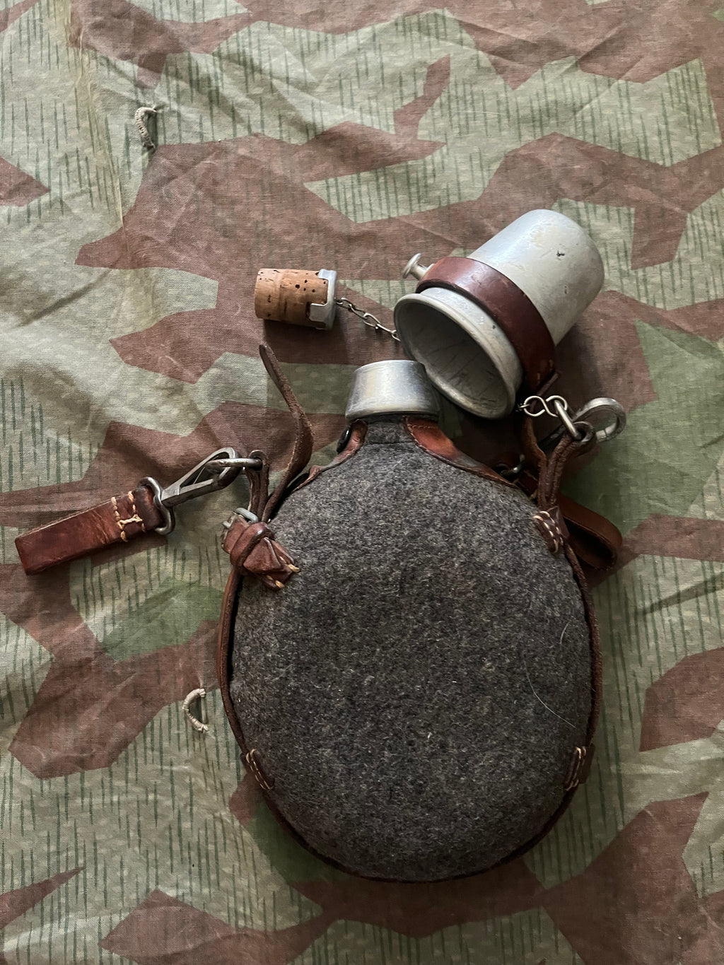 WW2/cold war Swiss army canteen medics medical troops water bottle uniform soldier