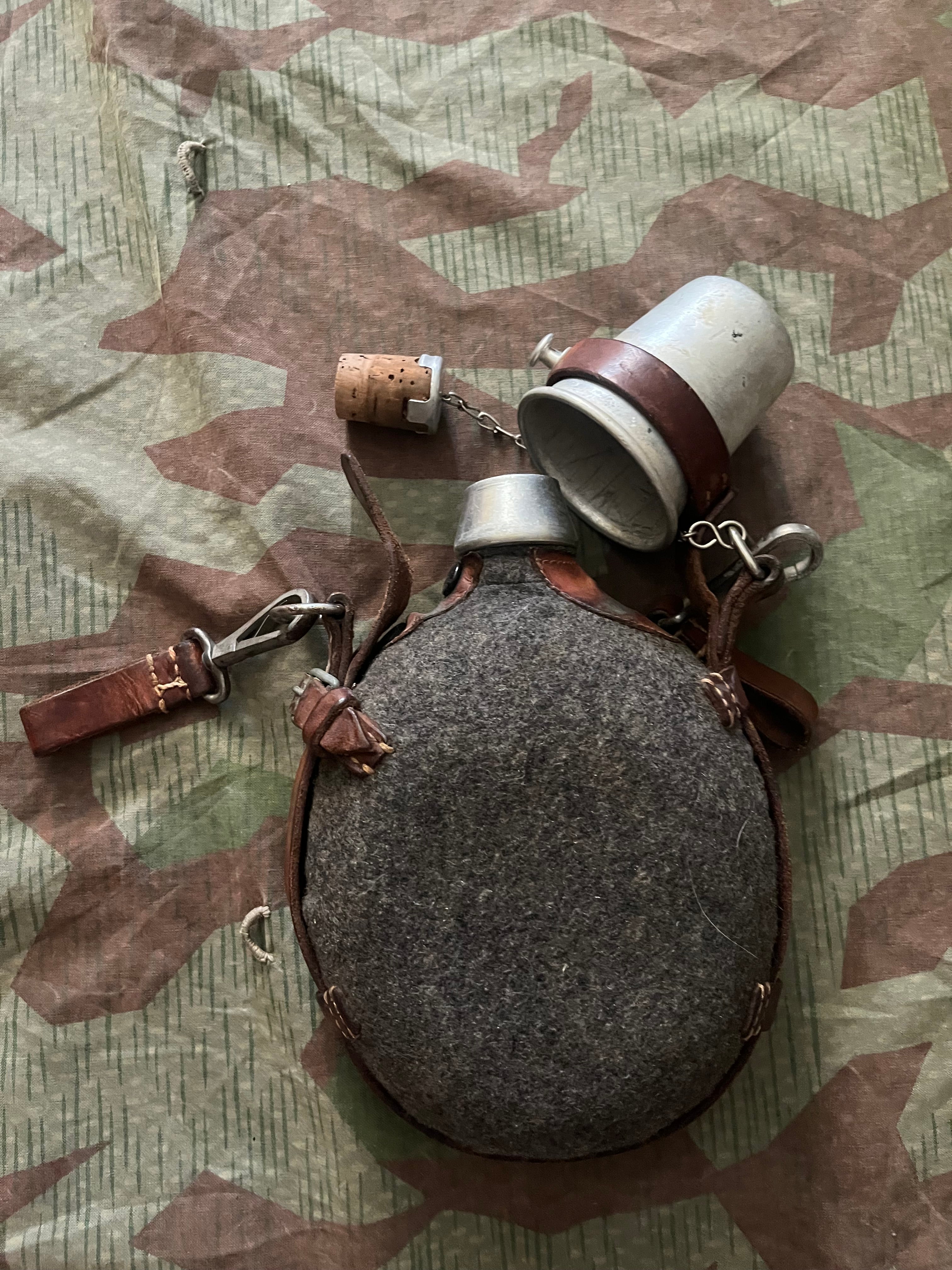 WW2/cold war Swiss army canteen medics medical troops water bottle uniform soldier
