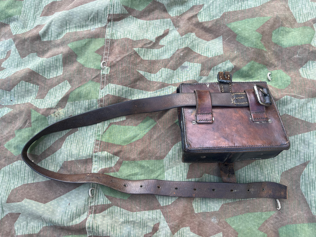 19th century Swiss army vetterli rifle ammo pouch bag leather belt uniform soldier