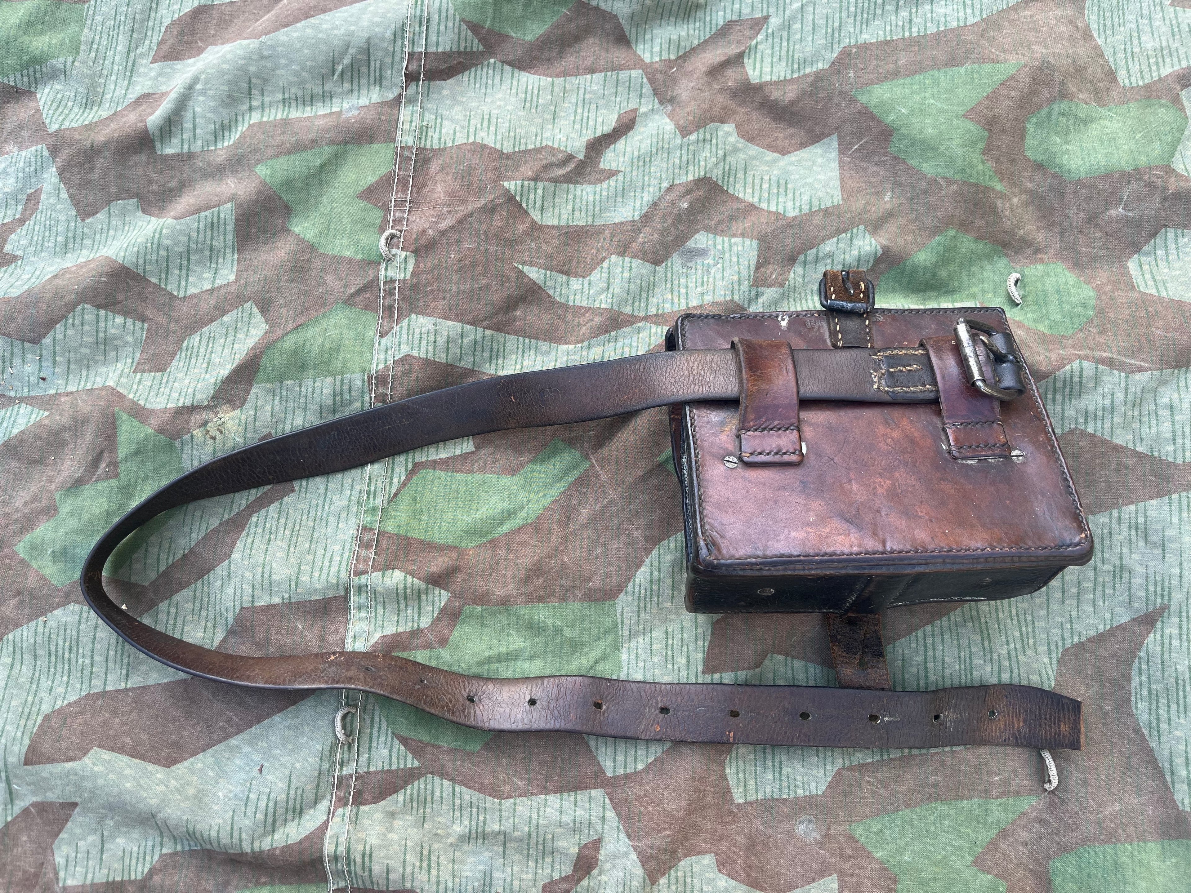 19th century Swiss army vetterli rifle ammo pouch bag leather belt uniform soldier