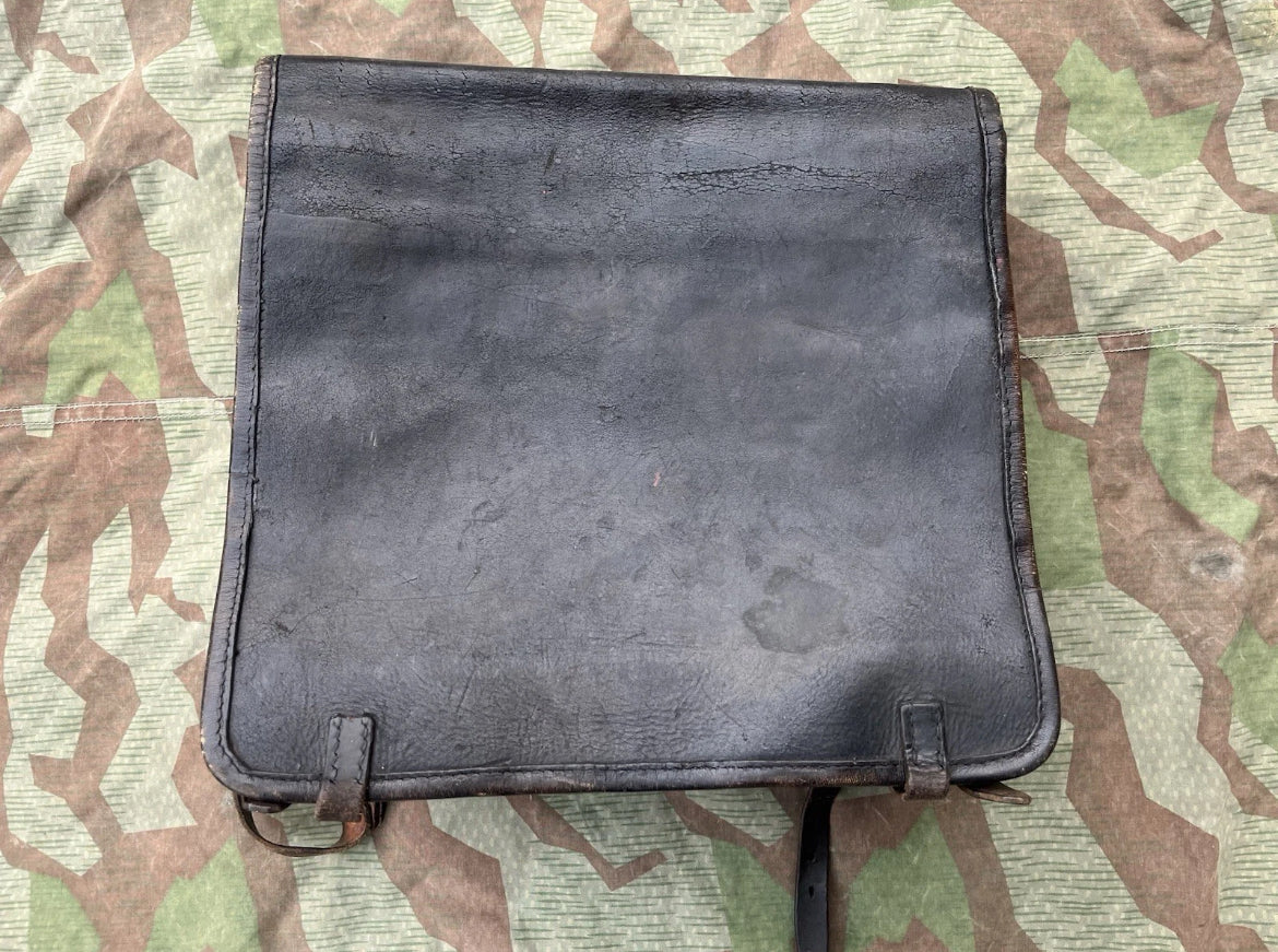 19th century ord.1875 Swiss army backpack leather haversack artillery uniform soldier