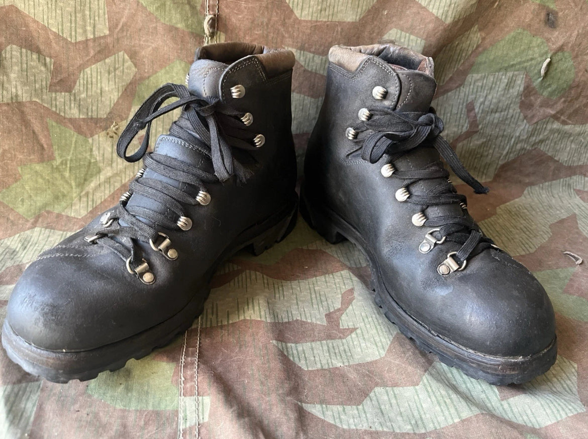 Cold War Swiss army mountain troops infantry shoes boots uniform soldier