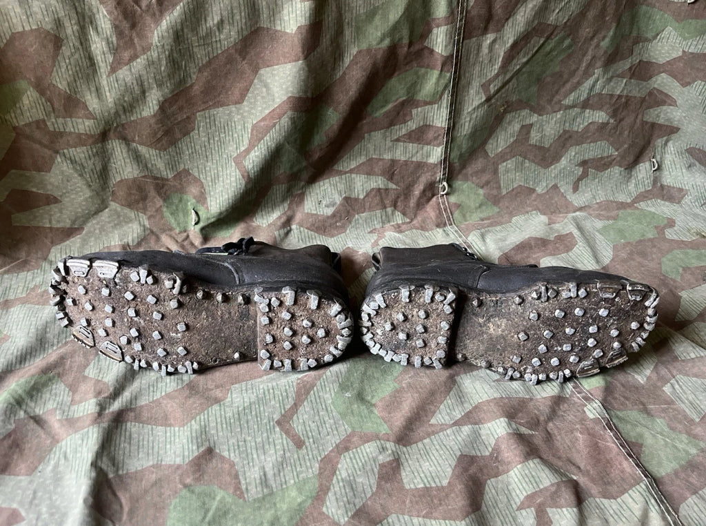 WW2 Swiss army tricouni nail shoes boots with nails mountain size eu 44/45 damaged