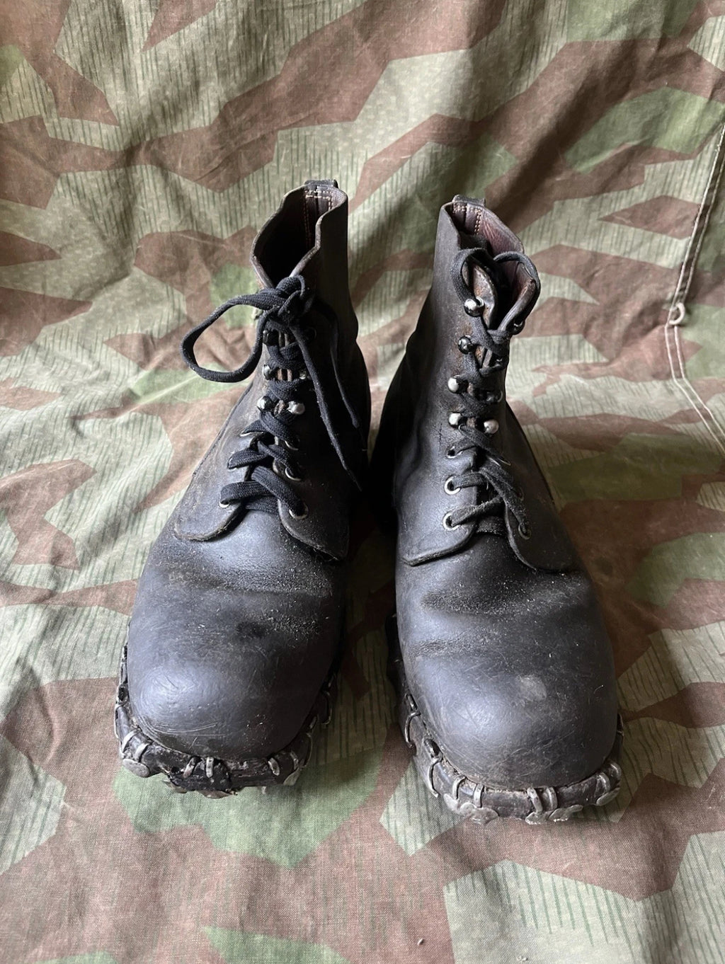 WW2 Swiss army tricouni nail shoes boots with nails mountain size eu 44/45 damaged